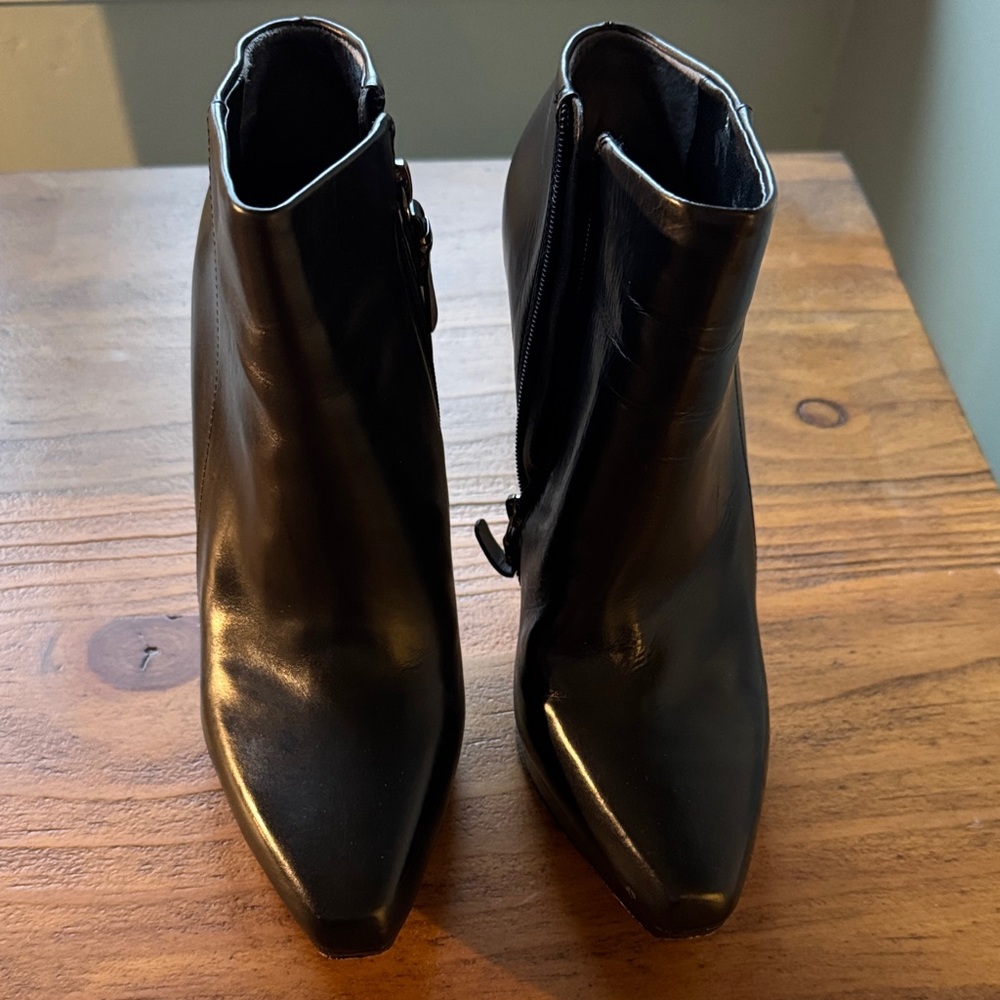 Via Spiga leather platform Black Ankle Boots size 7 Great condition
